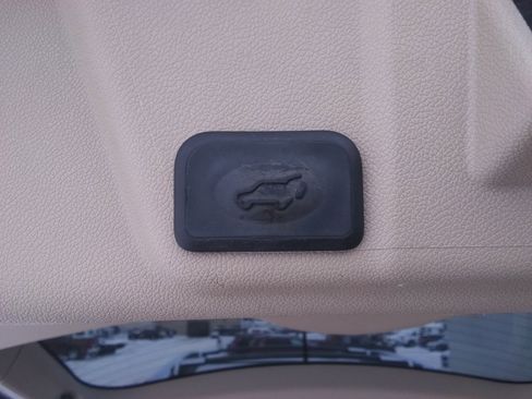 Used 2012 Buick Enclave Leather image 10