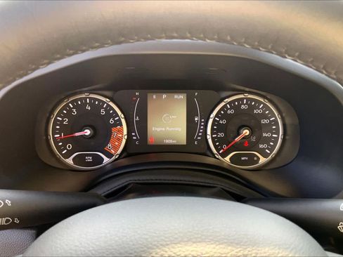 Used 2023 Jeep Renegade Latitude w/ Sun/Sound Group AWD/4WD image 25