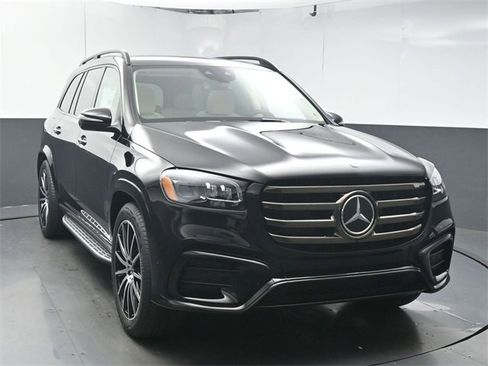 New 2026 Mercedes-Benz GLS 450 4MATIC image 2