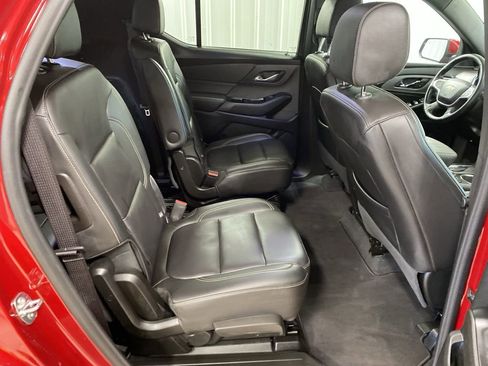 Used 2023 Chevrolet Traverse LT w/ LT Premium Package AWD/4WD image 12