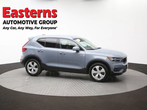 Used 2021 Volvo XC40 T4 Momentum FWD image 46