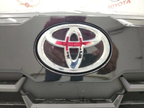 Used 2026 Toyota Corolla Cross XLE FWD image 12