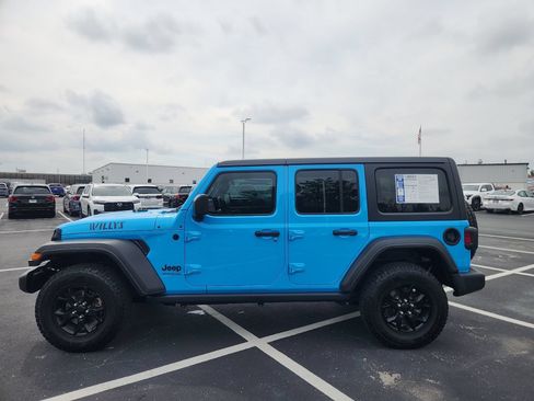 Used 2021 Jeep Wrangler Unlimited Sport AWD/4WD image 3