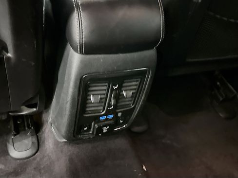 Used 2016 Jeep Grand Cherokee Limited image 29