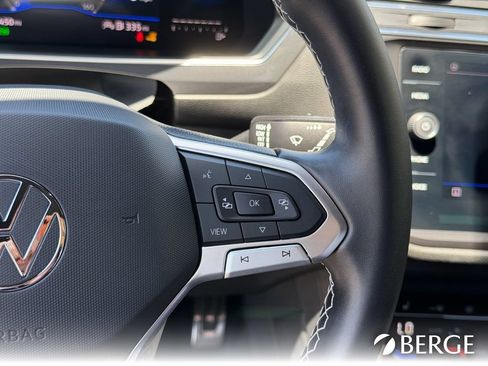 Used 2023 Volkswagen Tiguan SE R-Line FWD image 16