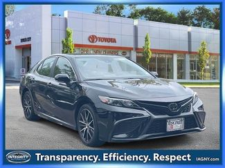 Used 2021 Toyota Camry SE image 1