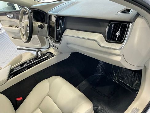 Used 2024 Volvo XC60 B5 Plus AWD/4WD image 18
