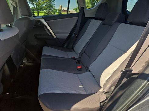Used 2015 Toyota RAV4 LE AWD/4WD image 9