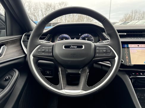 New 2026 Jeep Grand Cherokee Altitude AWD/4WD image 22