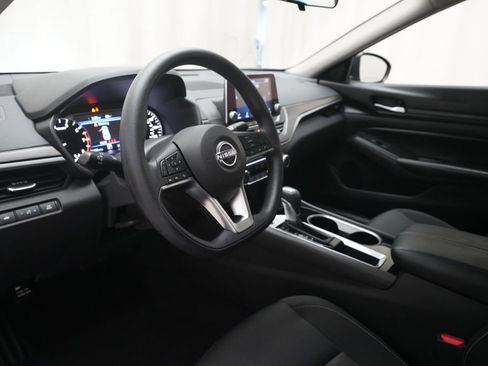 Certified 2024 Nissan Altima 2.5 SV FWD image 8