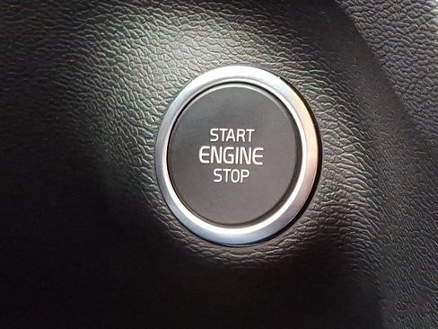 New 2026 Volvo XC40 B5 Core w/ Protection Package Premier image 19