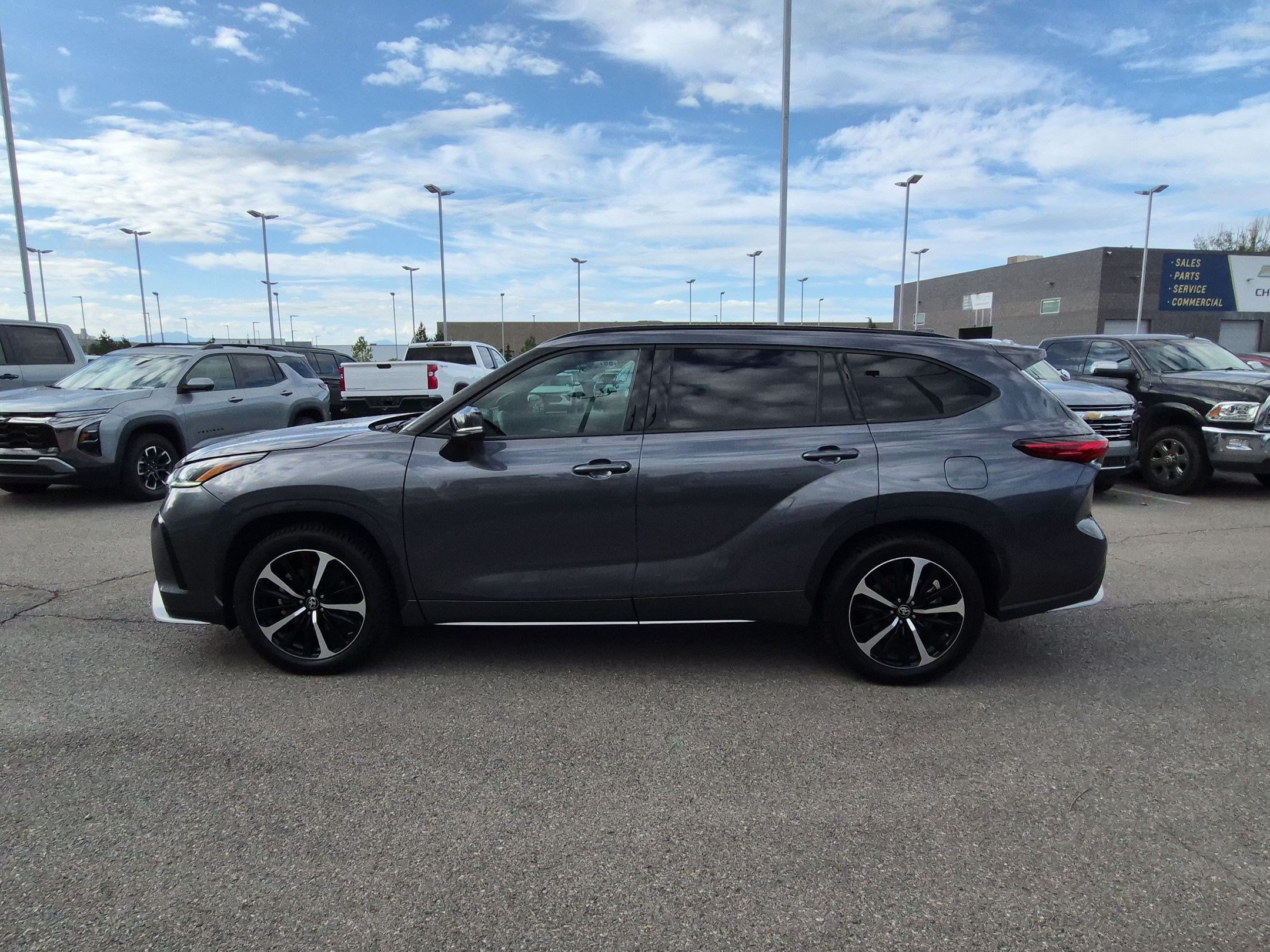 Used 2021 Toyota Highlander XSE AWD/4WD image 7