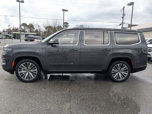 Used 2022 Jeep Grand Wagoneer Series III AWD/4WD image 7