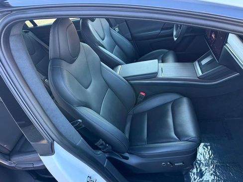 Used 2023 Tesla Model X image 28