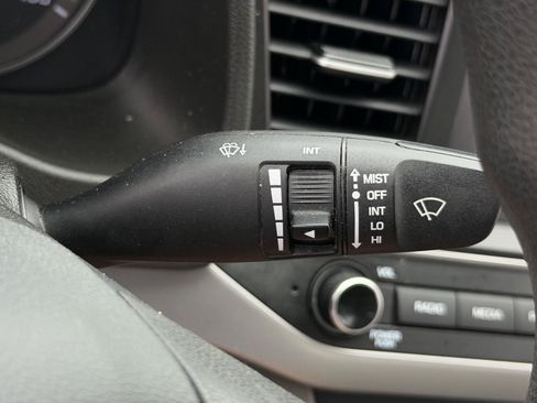 Used 2018 Hyundai Elantra SE w/ SE Connectivity Package 04 FWD image 16