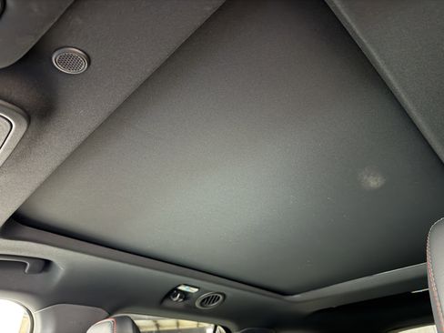 Used 2025 Ford Explorer ST image 5