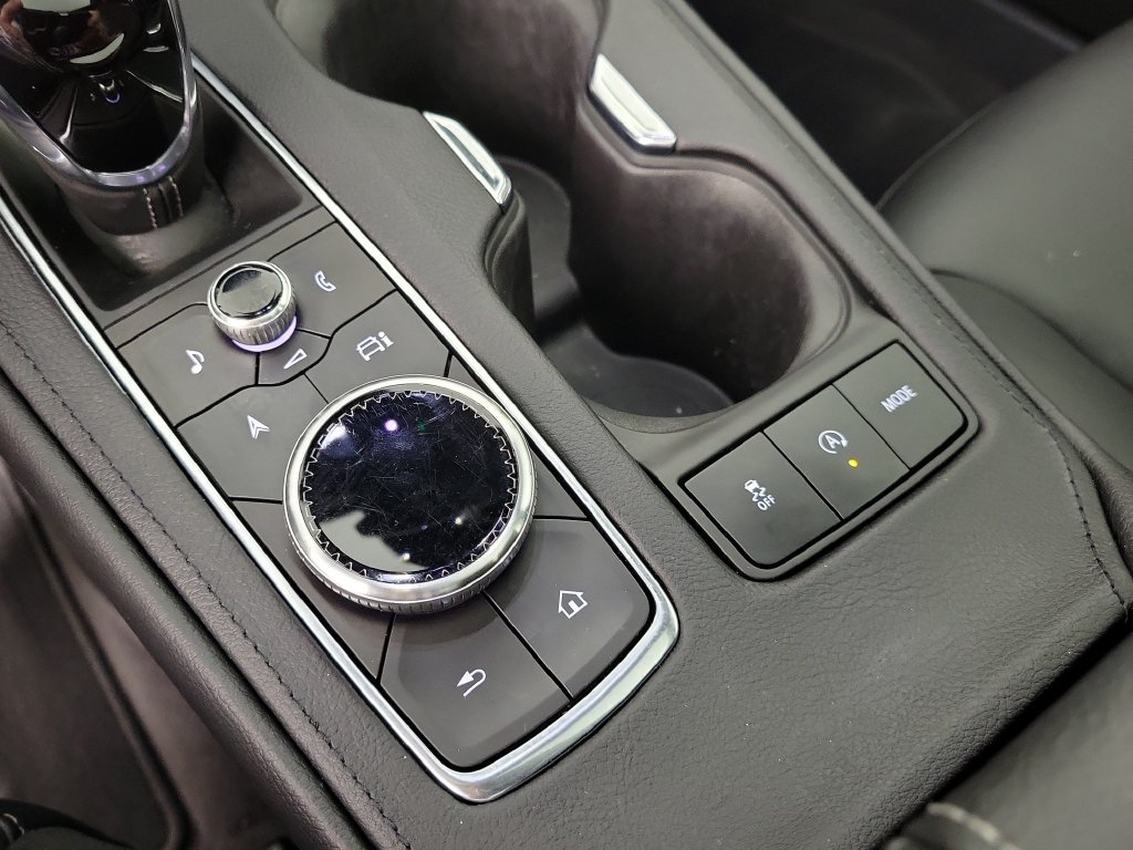 Used 2024 Cadillac XT4 Premium Luxury FWD image 30