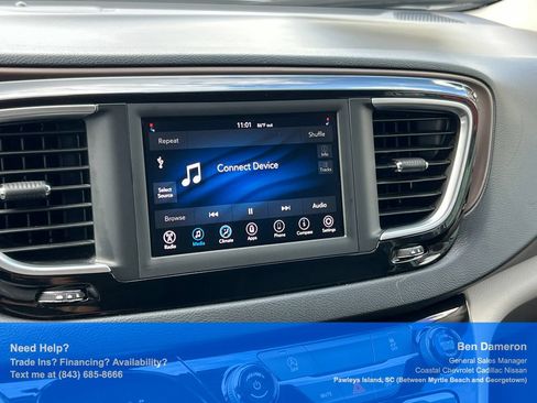 Used 2021 Chrysler Voyager Lxi FWD image 32