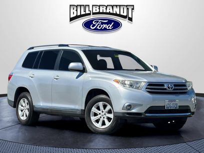 Used 2011 Toyota Highlander SE w/ Tow Pkg
