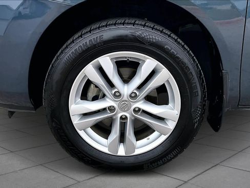 Used 2013 Nissan Rogue SV w/ Premium Pkg image 10