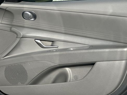 Used 2024 Hyundai Elantra SEL FWD image 14