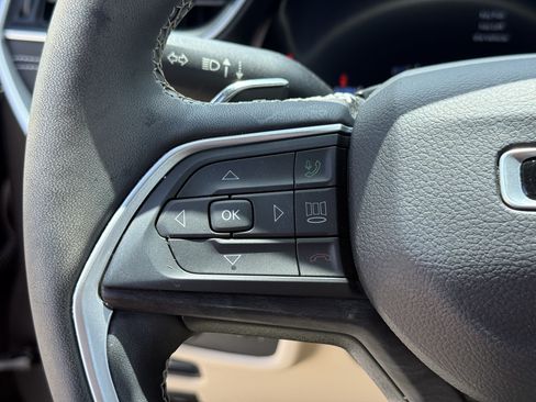 Used 2023 Jeep Grand Cherokee Limited RWD image 17