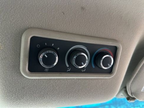 Used 2016 Chevrolet Express 2500 image 33