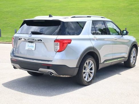 Used 2023 Ford Explorer Limited AWD/4WD image 6
