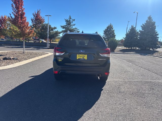 Used 2022 Subaru Forester Premium w/ Popular Package #1 AWD/4WD image 4
