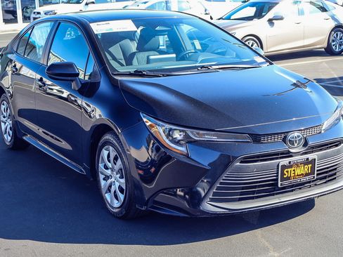 Used 2023 Toyota Corolla LE image 18