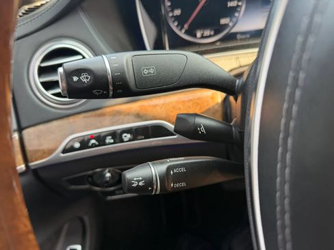 Used 2017 Mercedes-Benz S 550 4MATIC Sedan image 16
