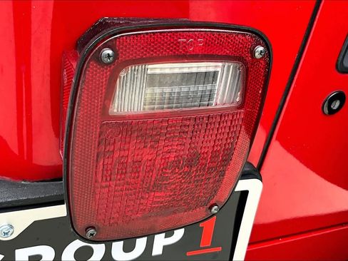 Used 2001 Jeep Wrangler SE image 28