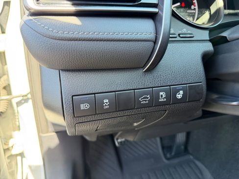 Used 2023 Toyota Camry SE w/ Cold Weather Package FWD image 20