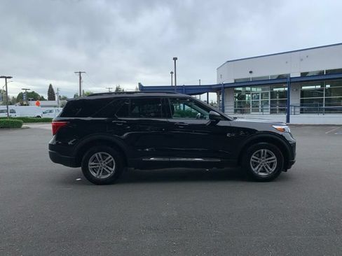 Certified 2024 Ford Explorer XLT w/ Equipment Group 202A AWD/4WD image 10