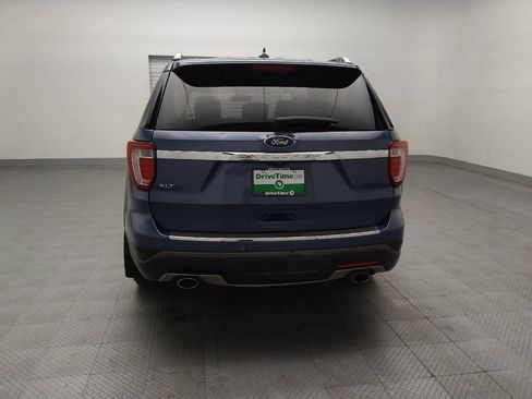 Used 2018 Ford Explorer XLT w/ Equipment Group 202A FWD image 6