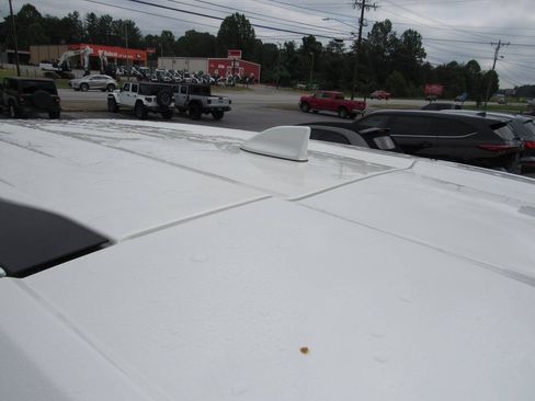 Used 2021 Nissan Rogue SV FWD image 16