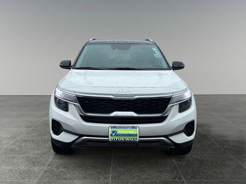 Used 2023 Kia Seltos S w/ Navigation Package AWD/4WD image 3