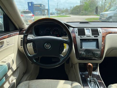 Used 2009 Cadillac DTS Performance image 17