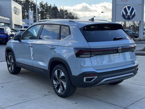 New 2026 Volkswagen Taos SE image 14