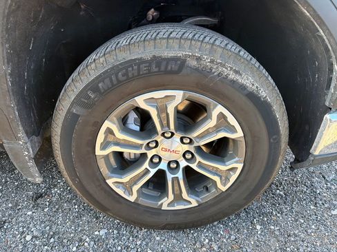 Used 2026 GMC Sierra 1500 SLT image 14