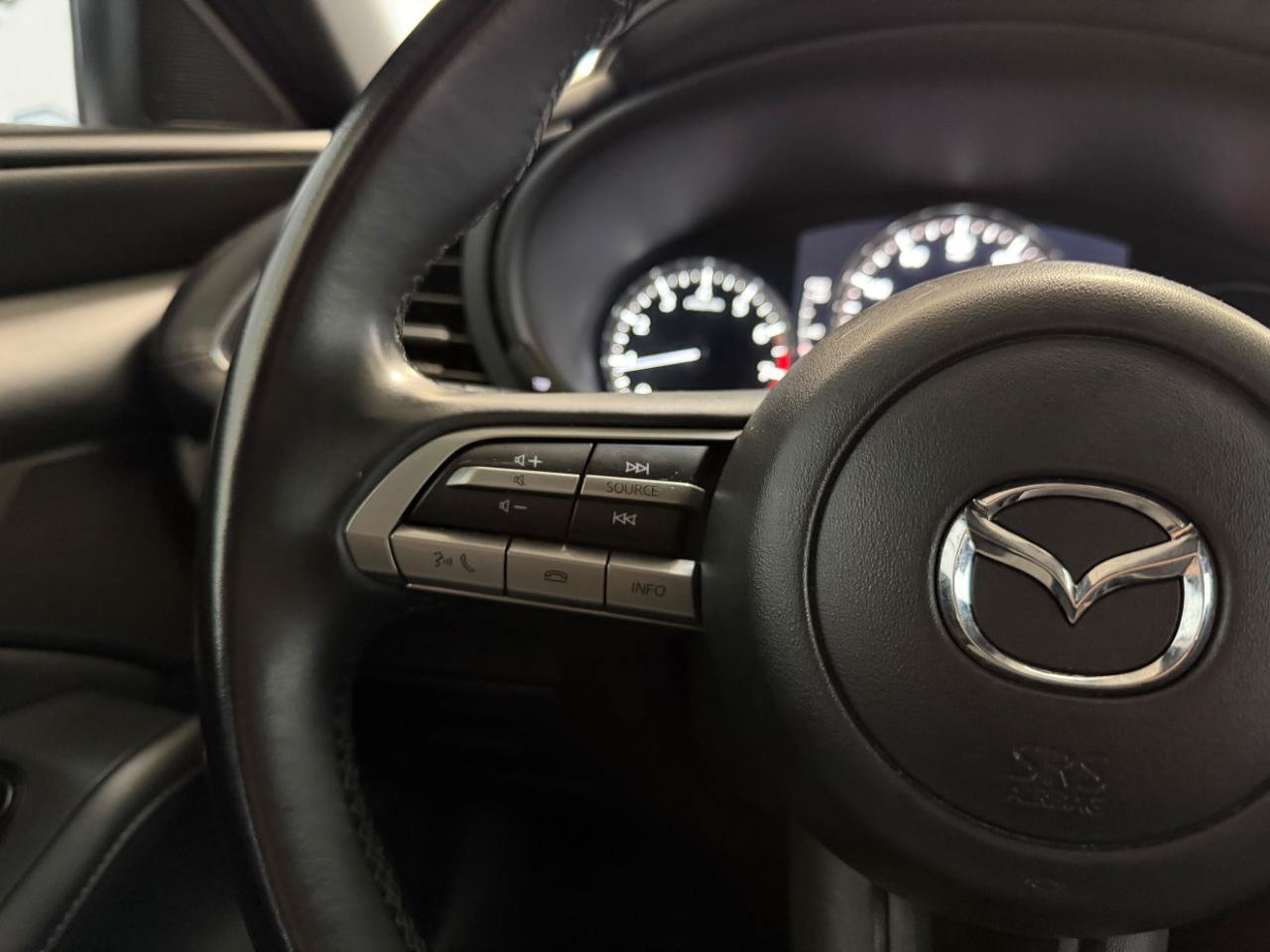 Used 2023 MAZDA MAZDA3 s FWD image 31