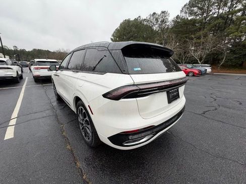 New 2026 Lincoln Nautilus Reserve image 5