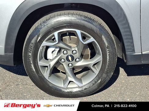 Used 2024 Chevrolet Trax LT w/ Driver Confidence Package FWD image 10