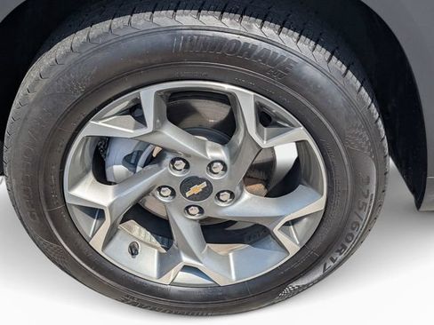 Used 2025 Chevrolet Trax LT FWD image 12