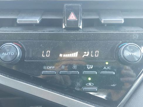 Used 2022 Toyota Camry SE FWD image 26