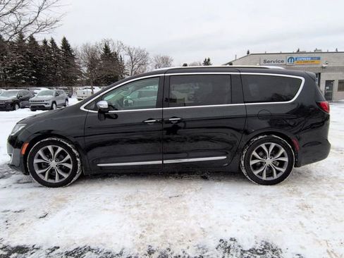 Used 2019 Chrysler Pacifica Limited w/ Tire & Wheel Group image 6