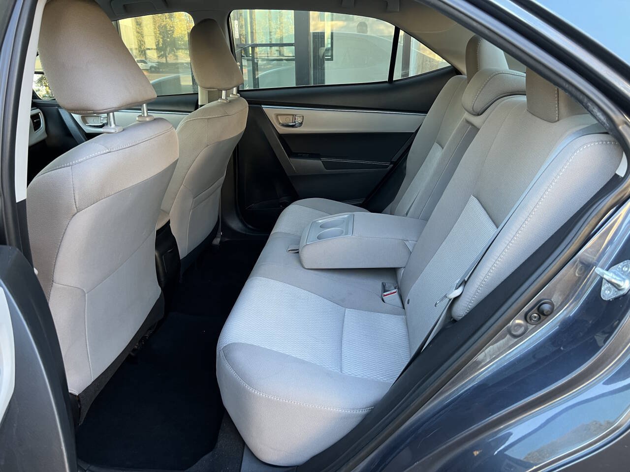 Used 2016 Toyota Corolla LE FWD image 12