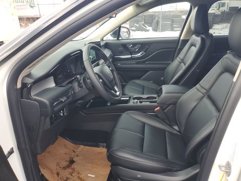 New 2026 Lincoln Corsair Premiere image 11