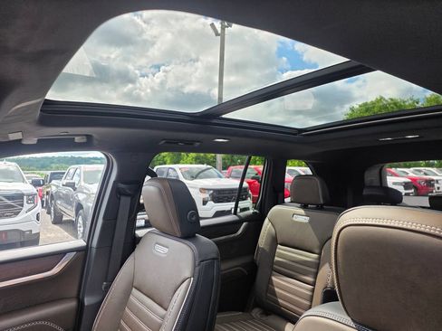 Certified 2026 GMC Acadia Denali Ultimate AWD/4WD image 30