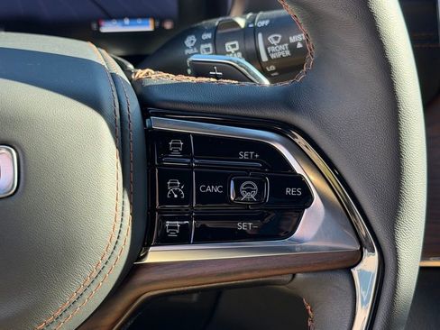 New 2025 Jeep Grand Cherokee L Summit w/ Advanced Protech Group IV AWD/4WD image 18